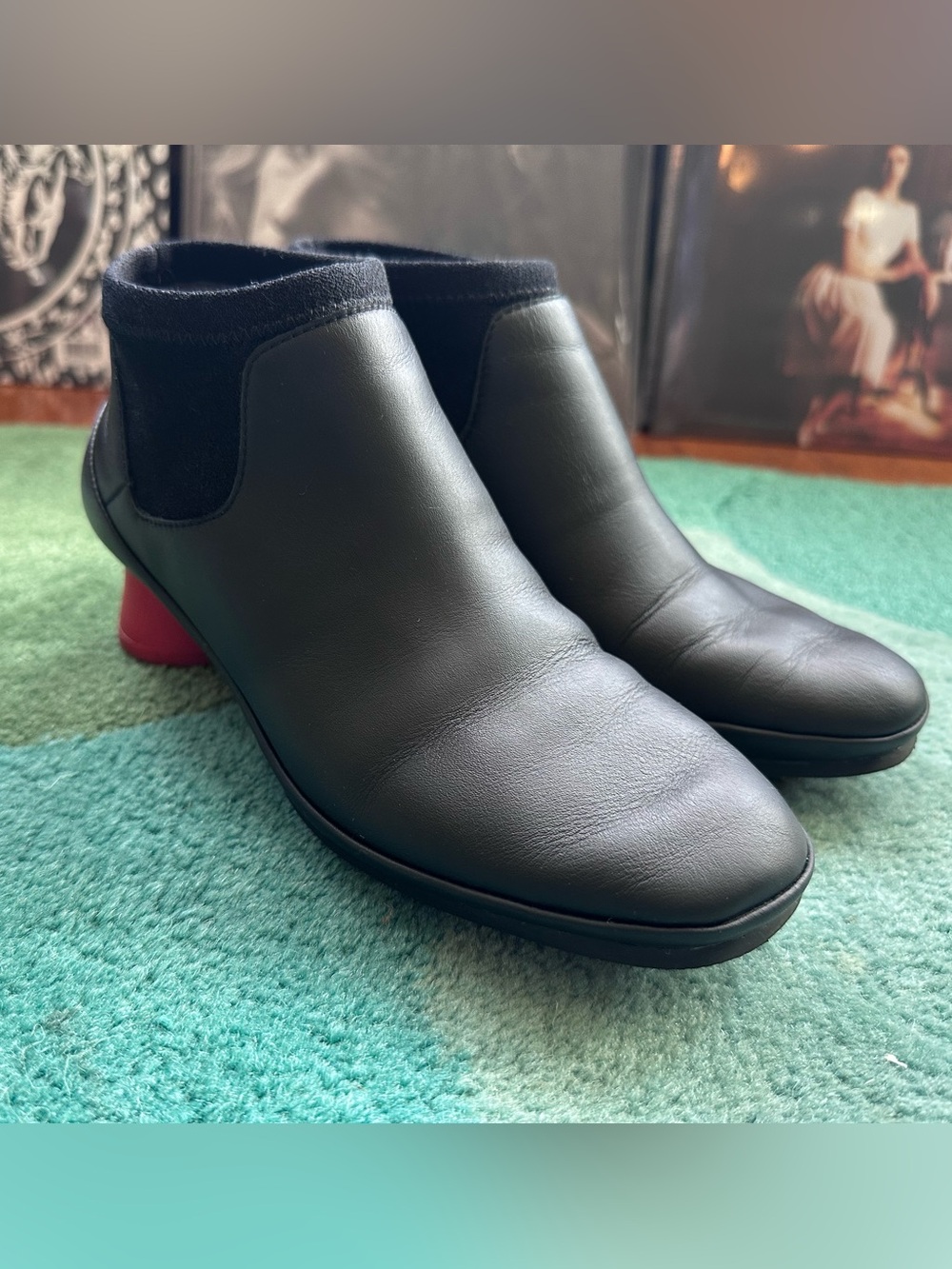Camper NEARLY NEW Alright black leather/elastic ankle boot w/ red heel-39 (US 8) - Picture 3 of 16